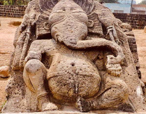 Lalpeth Monoliths, Chandrapur, Maharashtra - Vushii.com